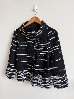 ST. JOHN • Textured Wool Blend Knit Blazer Jacket in Black/White